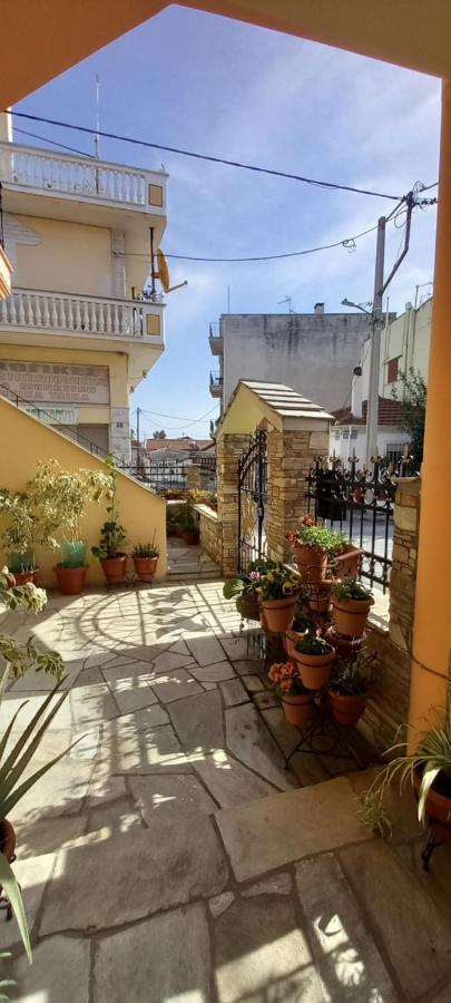 Sunny House - Ηλιόλουστο Appartement Volos Buitenkant foto